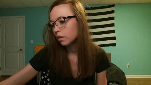 Anabelleleigh online show from May 19, 2026, 3:13 am