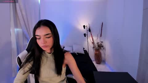 ANABEL WOLF  online show from September 17, 2025, 4:19 pm