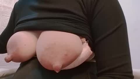 Snapshot of anacutieee chatting on February 12, 2026, 1:44 am anacutieee online show from February 12, 2026, 1:44 am