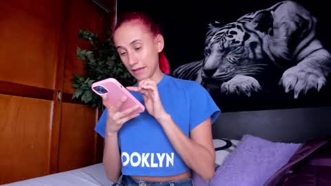 Snapshot of anahi__18 chatting on March 5, 2025, 2:46 am Anahi online show from March 5, 2025, 2:46 am
