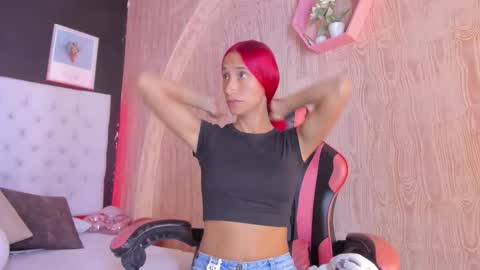 Snapshot of anahi__18 chatting on October 5, 2025, 1:53 pm Anahi online show from October 5, 2025, 1:53 pm
