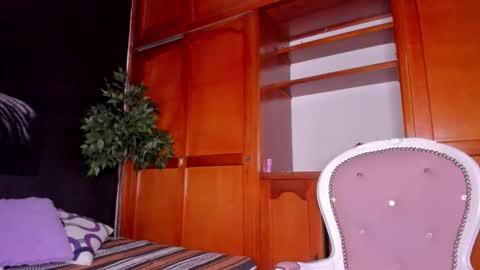 Snapshot of anahi__18 chatting on October 21, 2025, 3:18 am Anahi online show from October 21, 2025, 3:18 am