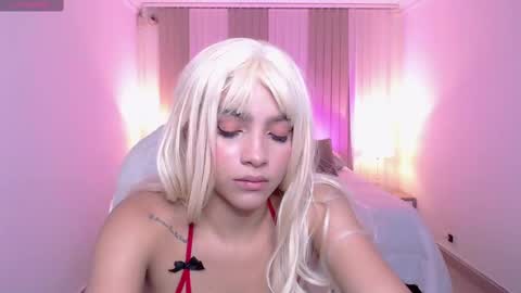 Snapshot of anahi_curlie1 chatting on March 1, 2025, 3:32 am Anahi Curlie online show from March 1, 2025, 3:32 am