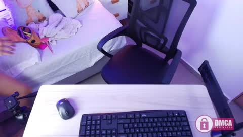 Anahi  online show from November 17, 2025, 12:00 pm