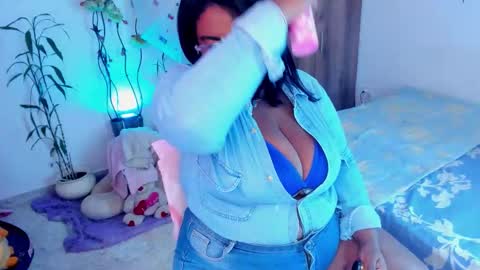 anai_valentinex online show from March 22, 2026, 7:28 pm