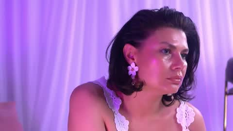 Anais online show from April 4, 2026, 4:22 am