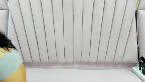 AbbyAndAntonela online show from January 26, 2025, 1:04 pm