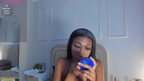 anamonroee online show from February 3, 2026, 7:52 pm