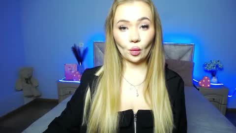 anastacyyellig online show from January 25, 2025, 6:34 am