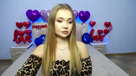 anastacyyellig online show from February 10, 2025, 4:47 pm