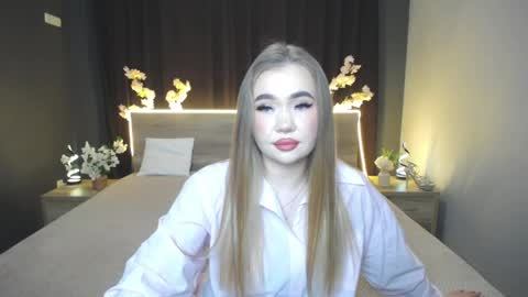 anastacyyellig online show from April 23, 2026, 8:22 pm