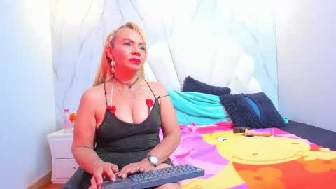Snapshot of anastasiataylor_ chatting on March 2, 2025, 6:27 am Ana 3 online show from March 2, 2025, 6:27 am