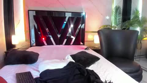 Anastasia online show from December 18, 2025, 1:50 pm