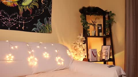   online show from December 19, 2024, 11:50 am