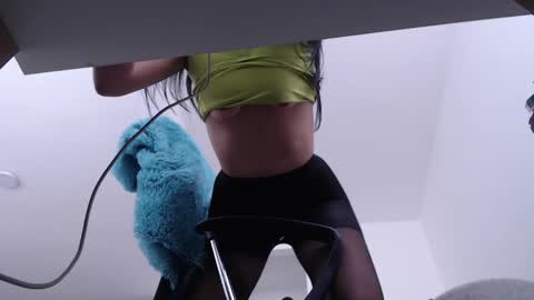   online show from January 31, 2025, 2:49 pm