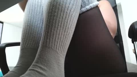   online show from April 1, 2026, 11:44 am