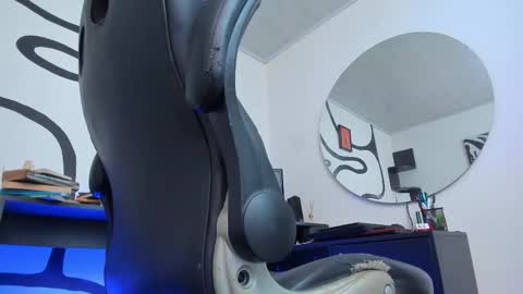 Andrs   -                   online show from January 15, 2026, 10:46 pm