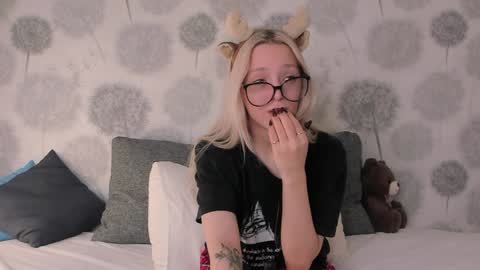 andneveragain online show from January 29, 2025, 11:41 am