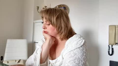 Snapshot of andorphina chatting on July 4, 2026, 2:45 pm Andorphin online show from July 4, 2026, 2:45 pm