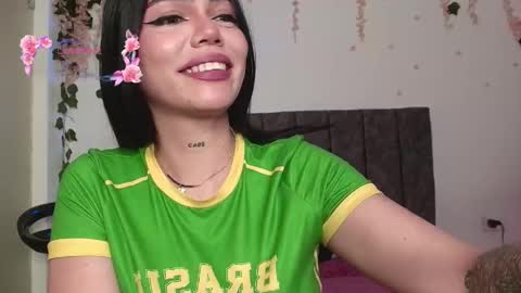 Andra de la Rosse online show from May 13, 2026, 6:38 pm