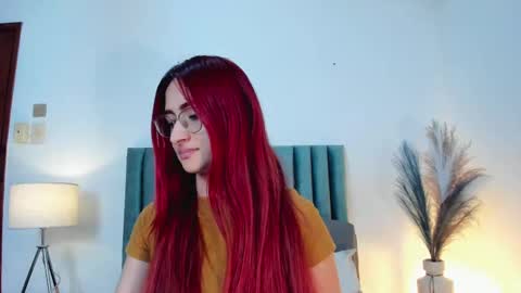 Andra Cyrus online show from March 3, 2025, 5:39 pm