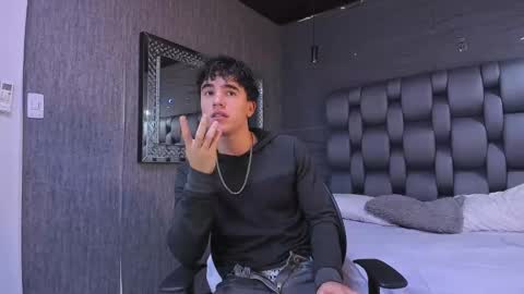 Snapshot of andre_parker chatting on December 5, 2024, 1:25 am Andre Parker online show from December 5, 2024, 1:25 am