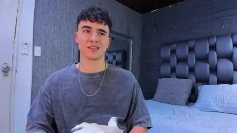 Snapshot of andre_parker chatting on December 21, 2024, 2:52 am Andre Parker online show from December 21, 2024, 2:52 am