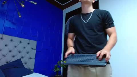 Snapshot of andre_parker chatting on January 12, 2025, 12:07 am Andre Parker online show from January 12, 2025, 12:07 am