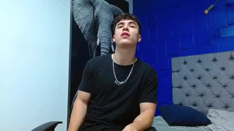 Snapshot of andre_parker chatting on January 29, 2025, 11:35 pm Andre Parker online show from January 29, 2025, 11:35 pm