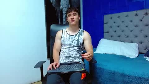 Snapshot of andre_parker chatting on February 4, 2025, 11:49 pm Andre Parker online show from February 4, 2025, 11:49 pm