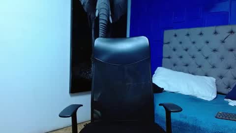 Snapshot of andre_parker chatting on February 5, 2025, 2:51 am Andre Parker online show from February 5, 2025, 2:51 am