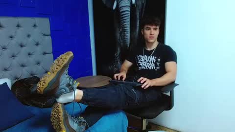 Snapshot of andre_parker chatting on February 10, 2025, 11:45 pm Andre Parker online show from February 10, 2025, 11:45 pm