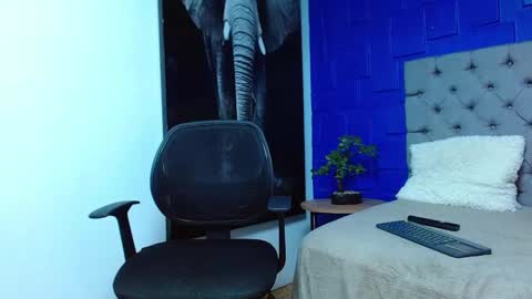 Snapshot of andre_parker chatting on February 25, 2025, 11:44 pm Andre Parker online show from February 25, 2025, 11:44 pm