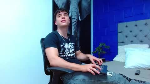 Snapshot of andre_parker chatting on February 26, 2025, 2:48 am Andre Parker online show from February 26, 2025, 2:48 am