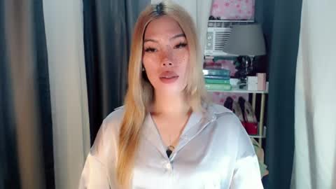 andrea06121998 online show from July 5, 2026, 2:02 pm
