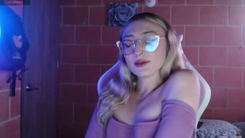 Andrea  online show from March 26, 2026, 5:51 pm