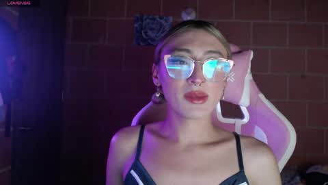 Andrea  online show from April 20, 2026, 10:44 pm