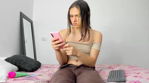 Andrea Cherry online show from September 29, 2025, 6:24 pm