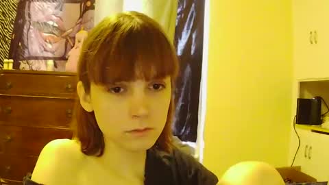 Snapshot of andrea_davenport chatting on November 8, 2025, 3:34 pm andrea online show from November 8, 2025, 3:34 pm