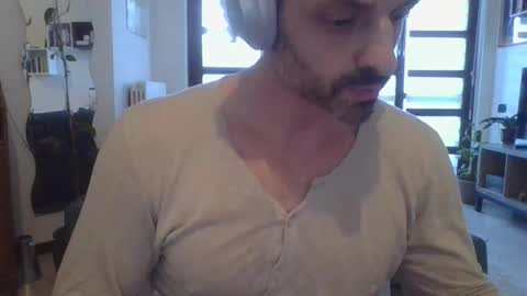 andrea_feetlover online show from April 3, 2026, 4:38 pm