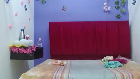Snapshot of andrea_lopezcm chatting on October 3, 2025, 11:07 am ANDREA LOPEZ online show from October 3, 2025, 11:07 am