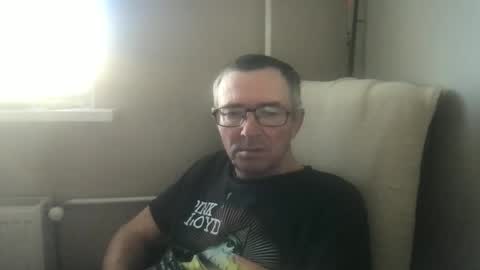 Snapshot of andreass60 chatting on October 21, 2025, 12:39 pm andreass60 online show from October 21, 2025, 12:39 pm