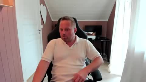 Snapshot of andreast46 chatting on July 25, 2026, 6:05 pm andreast46 online show from July 25, 2026, 6:05 pm