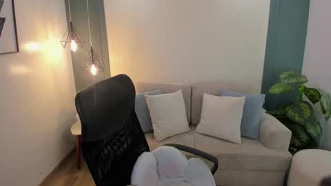 Snapshot of andrecastaneda chatting on March 27, 2026, 7:24 pm Andre Castaneda online show from March 27, 2026, 7:24 pm