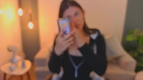 Snapshot of andrecastaneda chatting on April 11, 2026, 6:34 pm Andre Castaneda online show from April 11, 2026, 6:34 pm