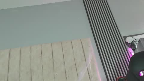 andres_cream online show from October 10, 2025, 5:01 pm