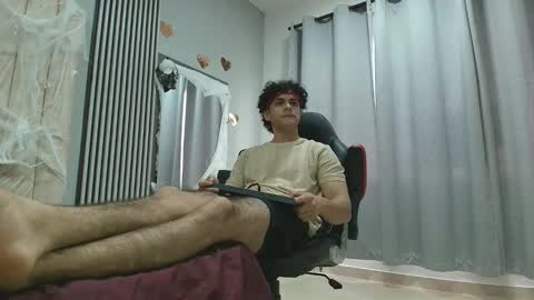 andres_cream online show from October 13, 2025, 12:38 pm