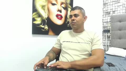 andres_jacksonn online show from May 1, 2026, 11:59 am