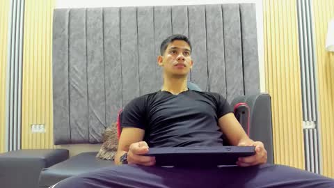 andres_stud online show from January 12, 2026, 12:32 pm