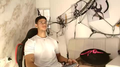 ANDRES  online show from October 24, 2025, 12:56 pm